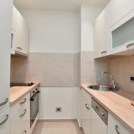 Apartment Omega 4 *
