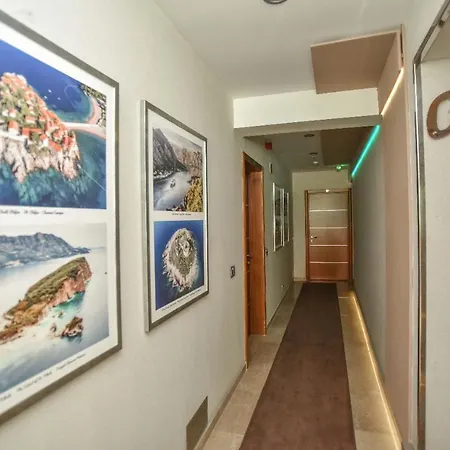 Omega 4 Apartment *